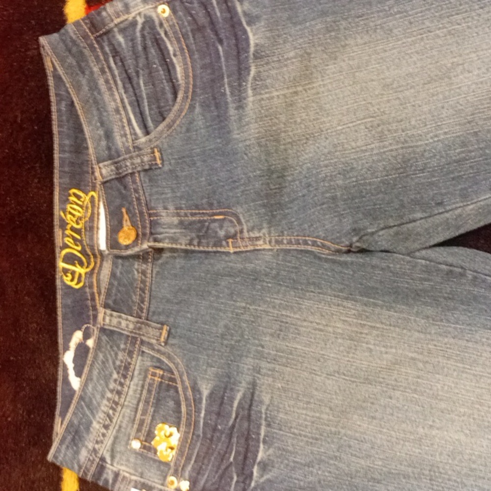 Dereon Jeans - Picture 2 of 16